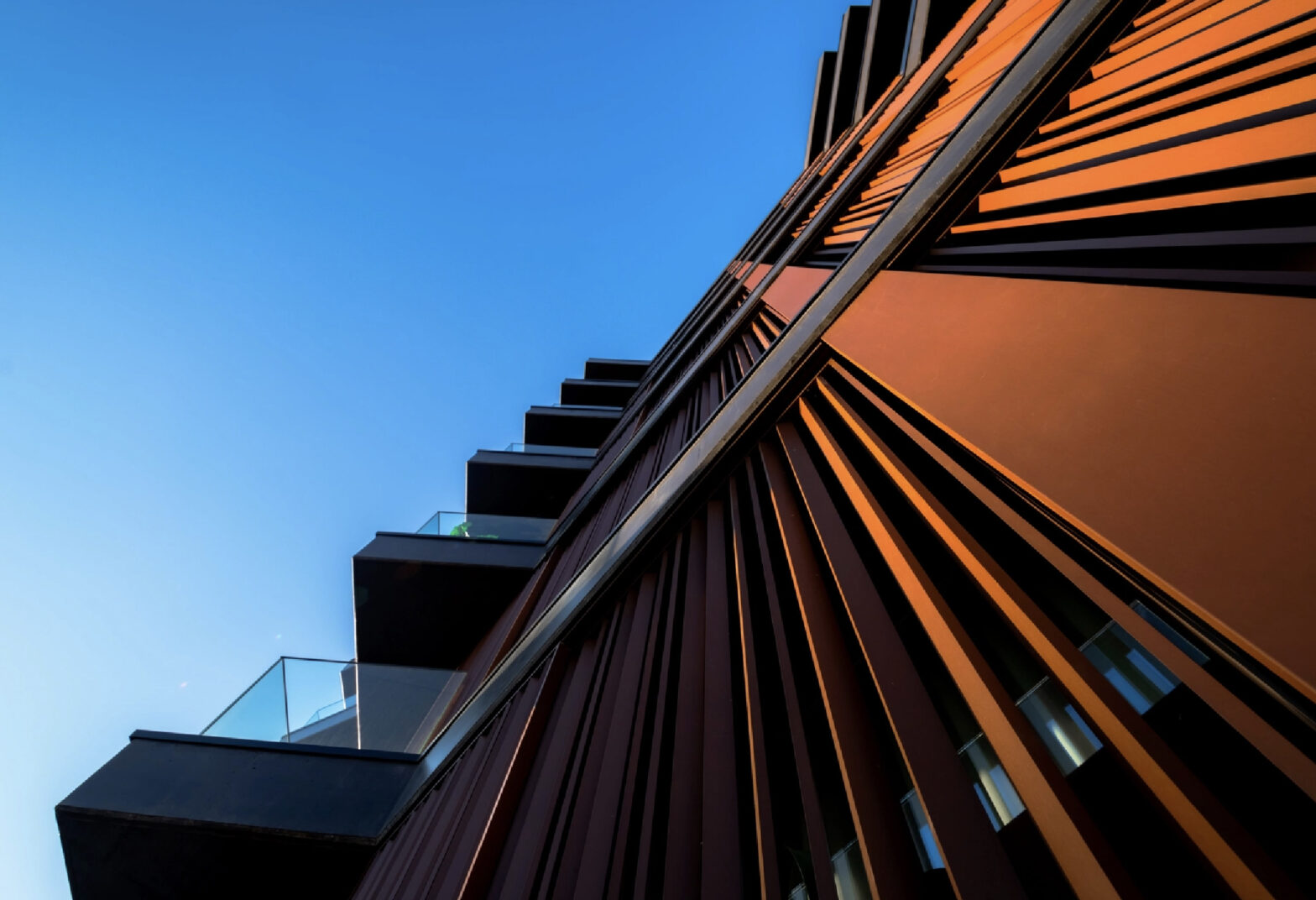 – 5 ADVANTAGES OF INVESTING IN REAL ESTATE –